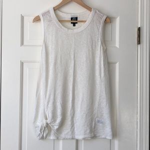 Bobeau tie tank, size medium